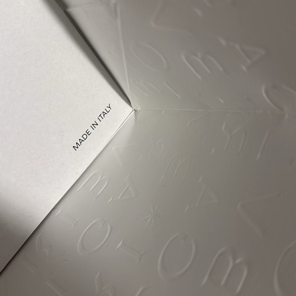 Bvlgari White and Gold Gift Bag - Picture 2 of 2
